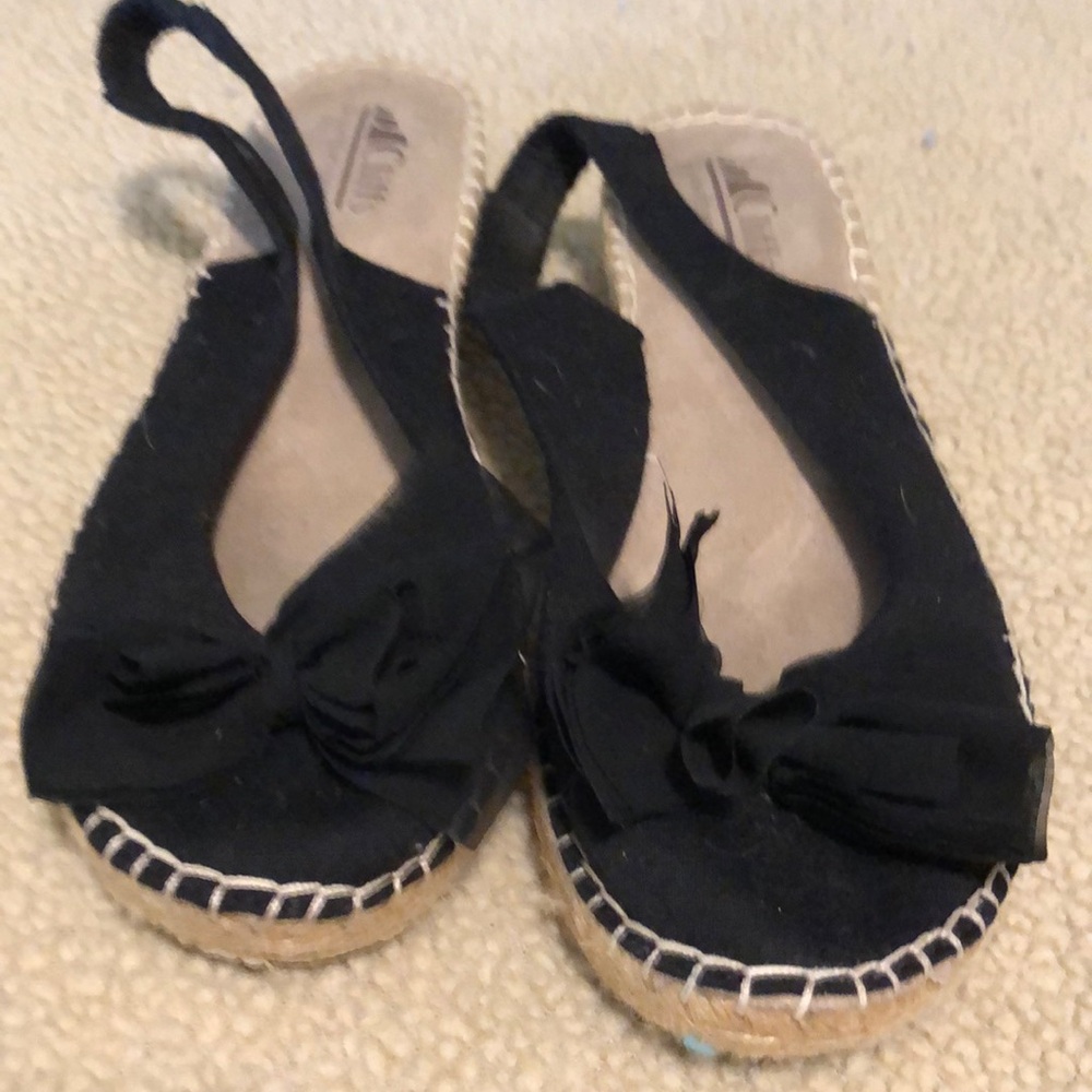 Cliffs by White Mountain size 7